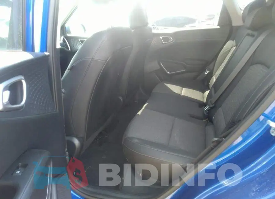 KNDJ33AUXM7763073 Photo# 8