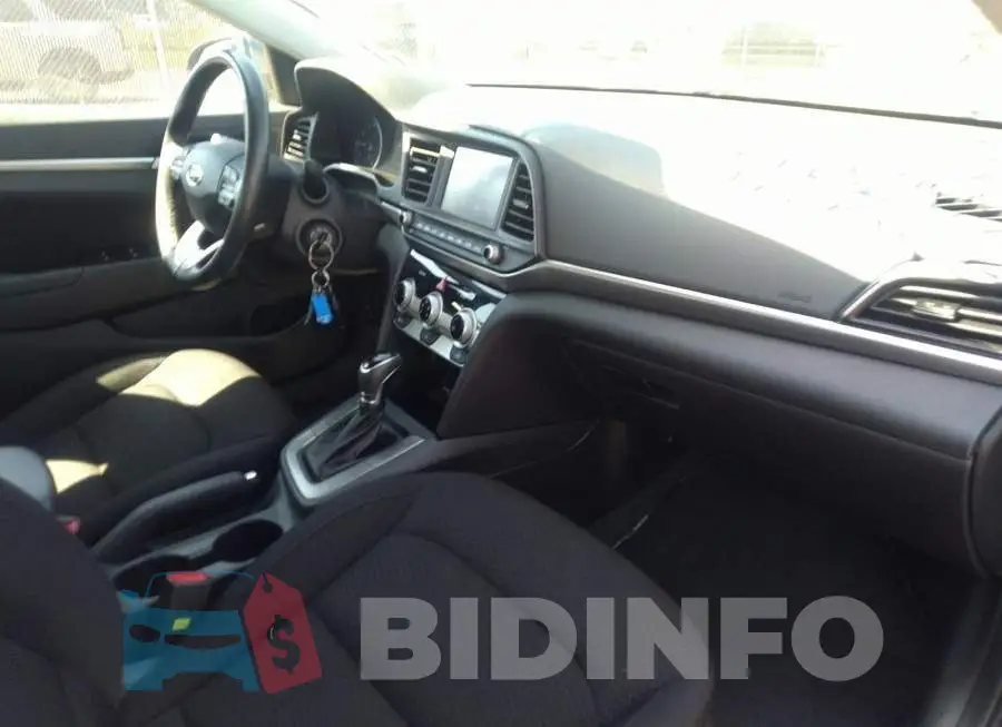 KMHD84LF3LU063913 Photo# 5