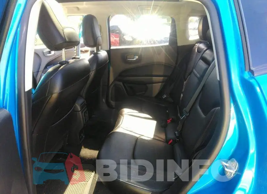 3C4NJDCB8JT412632 Photo# 8