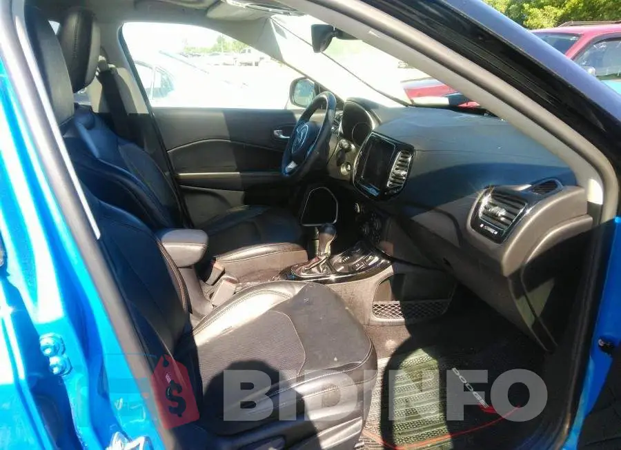 3C4NJDCB8JT412632 Photo# 5