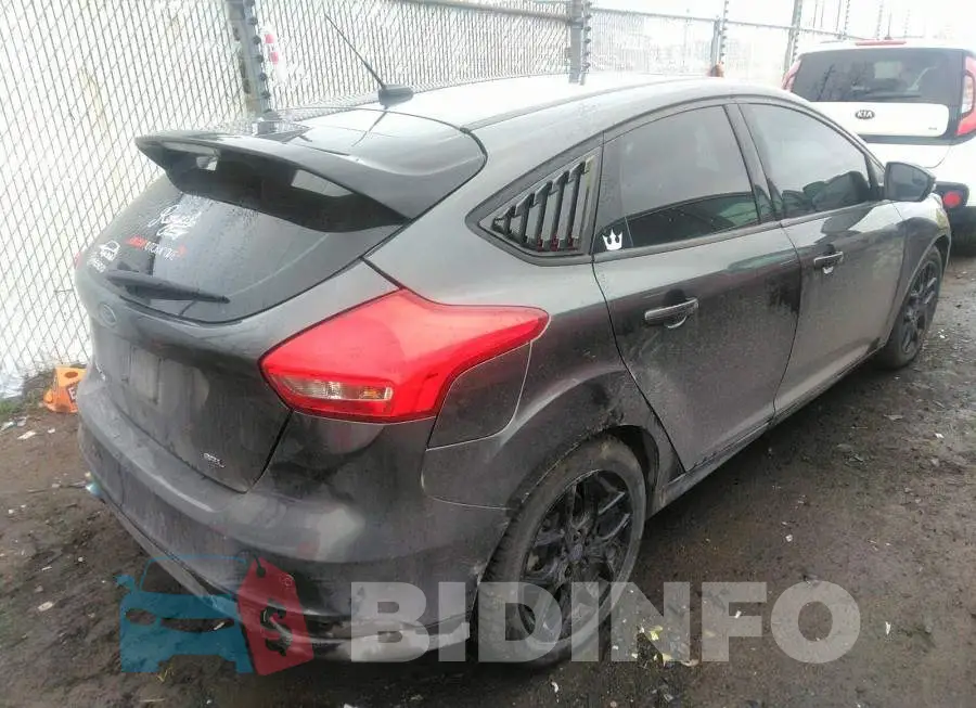 1FADP3M24JL253855 Photo# 4
