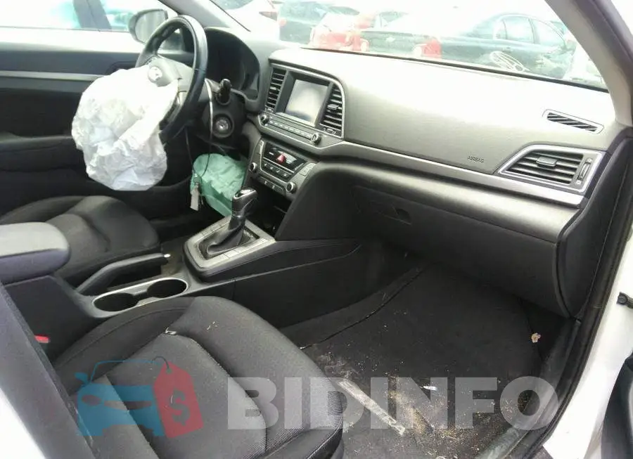 KMHD84LF7HU400266 Photo# 5 KMHD84LF7HU400266 Photo# 5