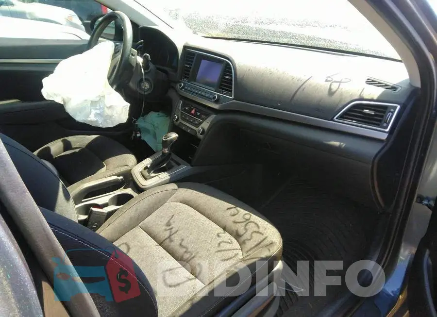 KMHD84LF4HU113564 Photo# 5 KMHD84LF4HU113564 Photo# 5