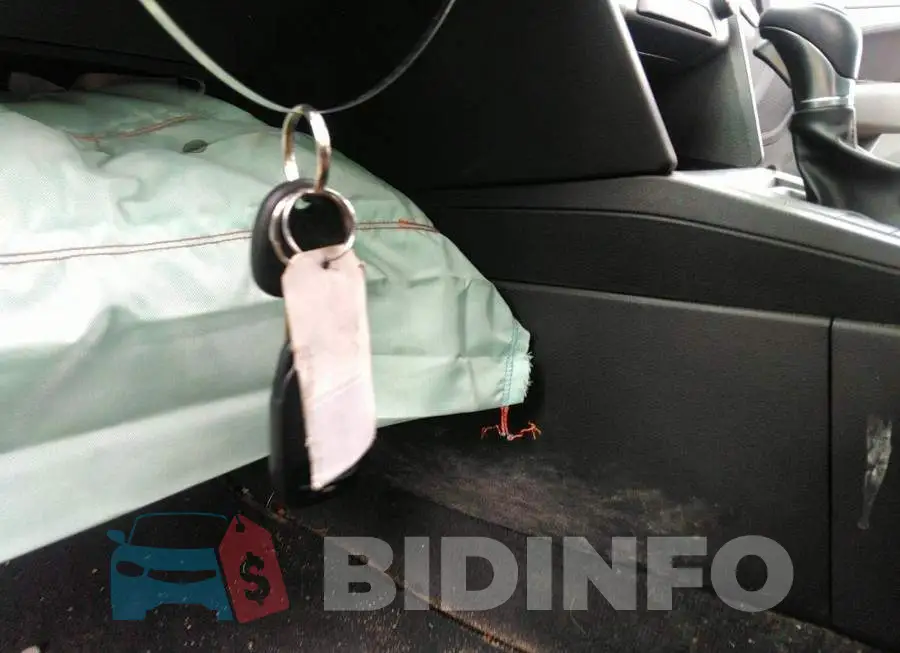 KMHD84LF7HU400266 Photo# 11 KMHD84LF7HU400266 Photo# 11