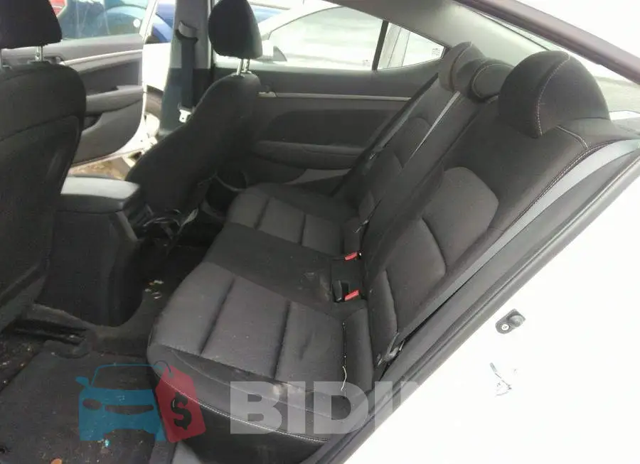 KMHD84LF7HU400266 Photo# 8 KMHD84LF7HU400266 Photo# 8
