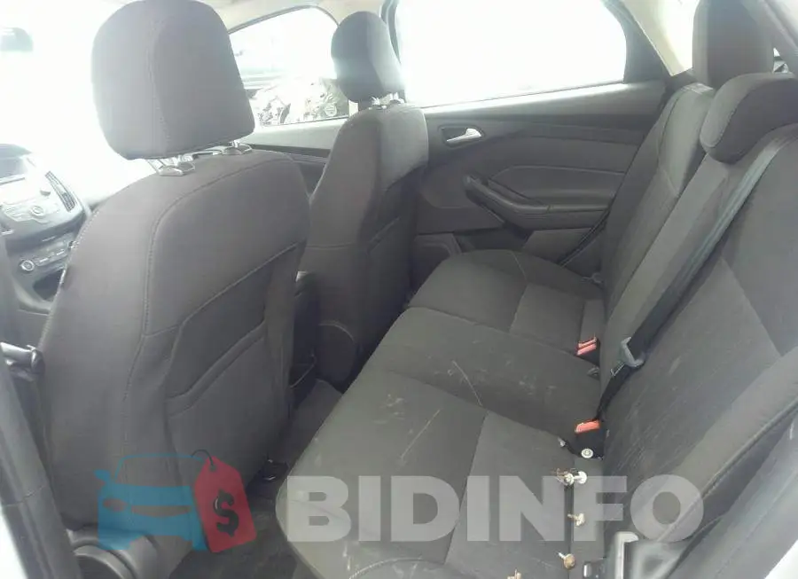 1FADP3K23FL271726 Photo# 8
