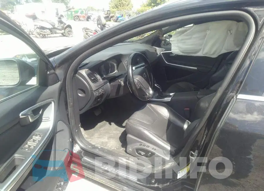 YV1902SL6F1262144 Photo# 5