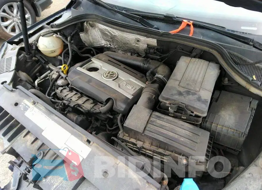 WVGJV7AX8FW552681 Photo# 10