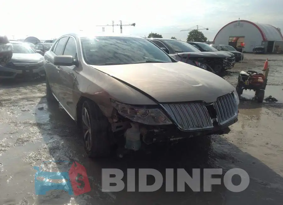 1LNHM94R99G612928 Photo# 1