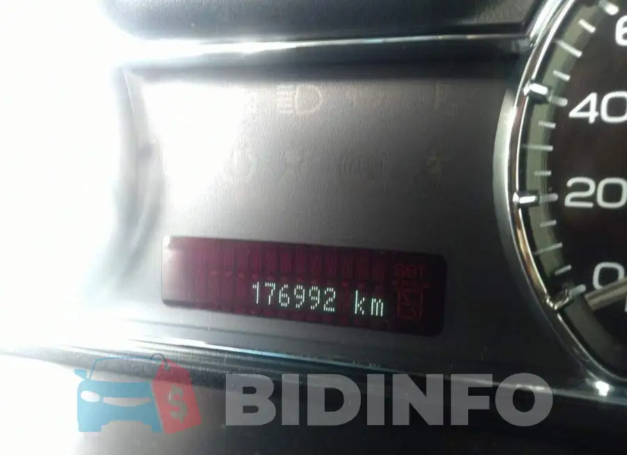 1LNHM94R99G612928 Photo# 7