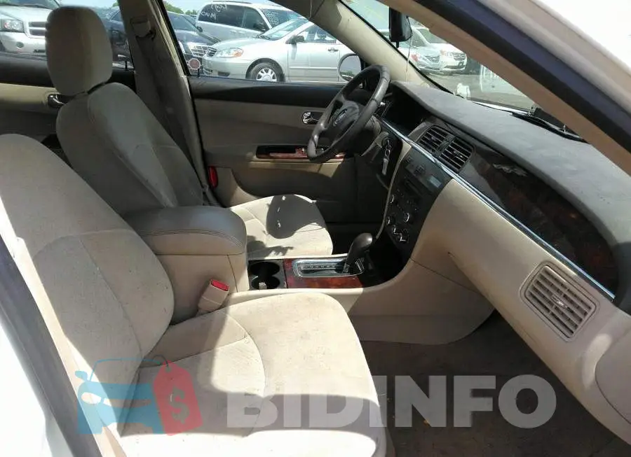 2G4WF582981261635 Photo# 5