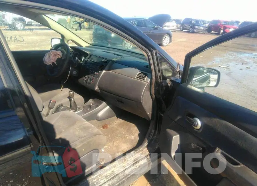3N1BC13E08L461925 Photo# 5
