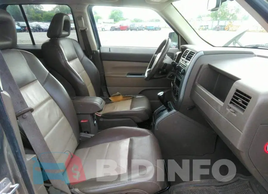 1J8FF48W87D306285 Photo# 5