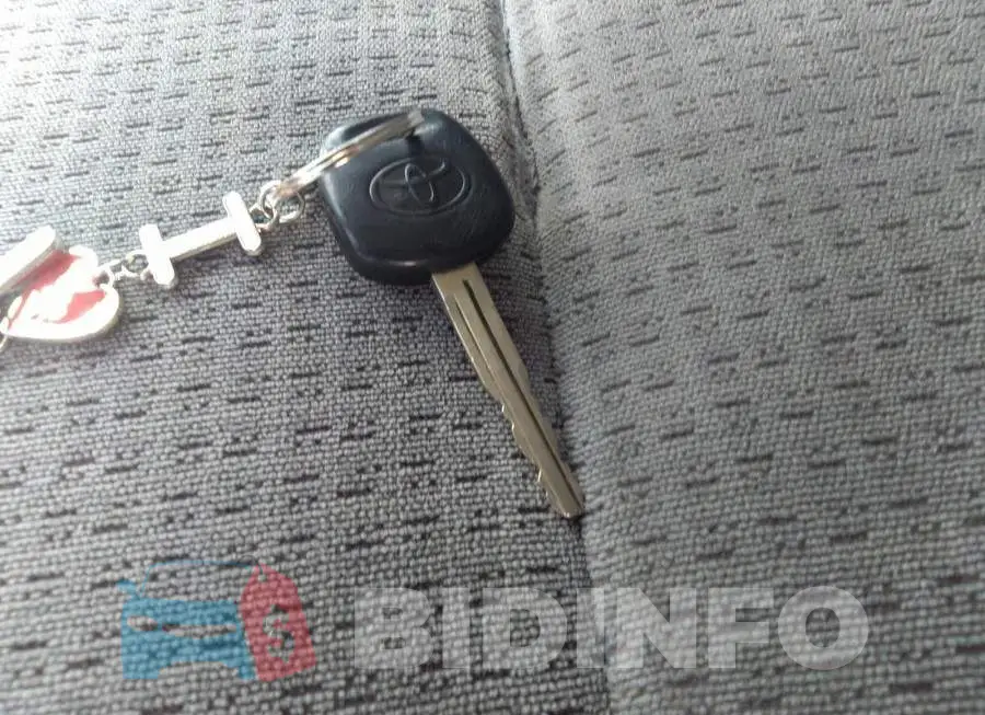 2T1BR32E96C564219 Photo# 11