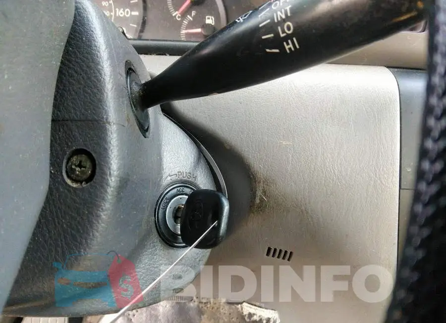 2T1BR32E75C869068 Photo# 11