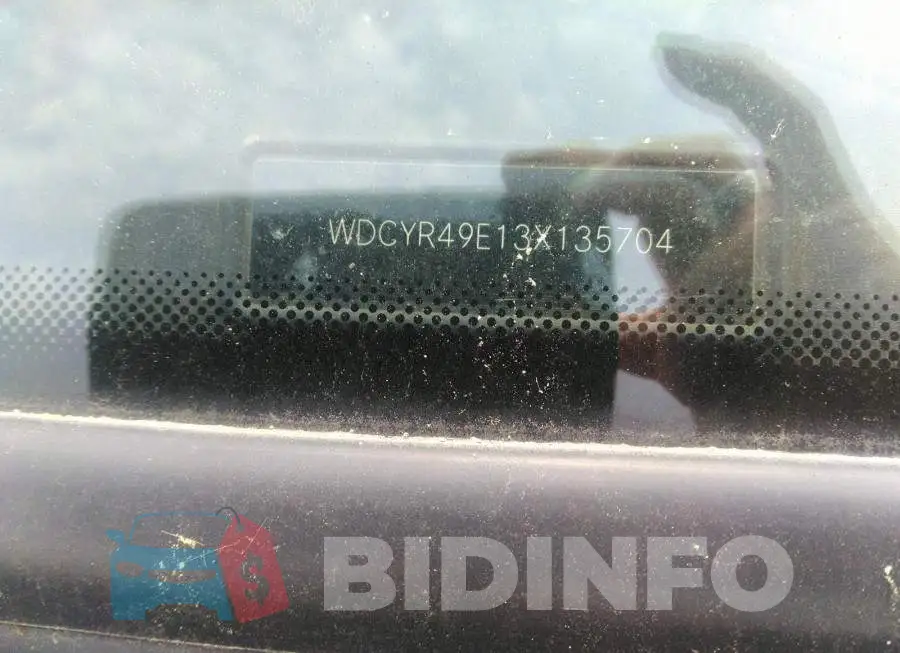 WDCYR49E13X135704 Photo# 9