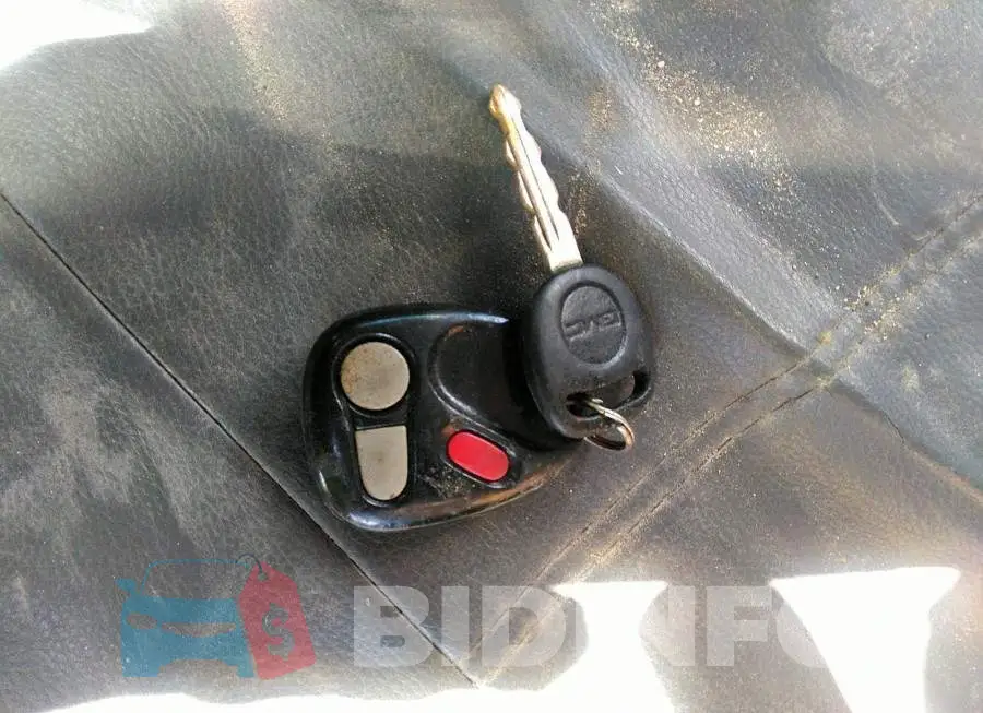 1GKEK63U82J168147 Photo# 11