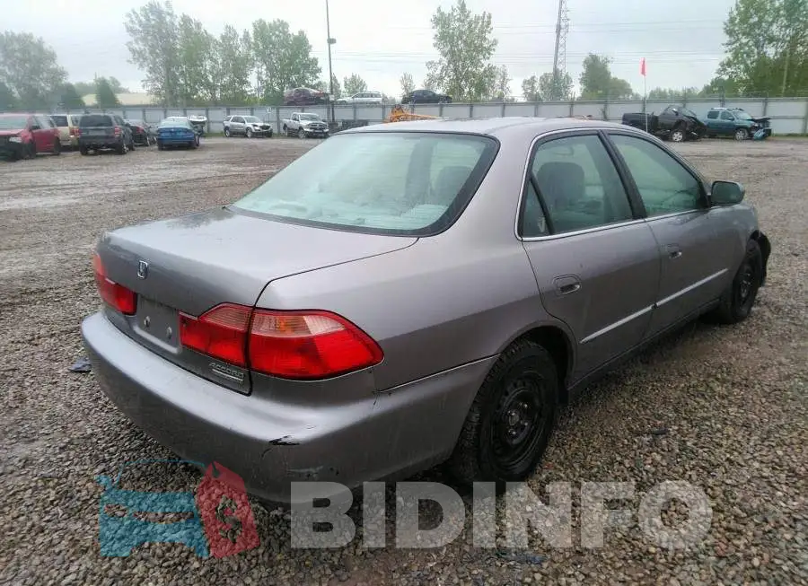 1HGCG5675YA811911 Photo# 4