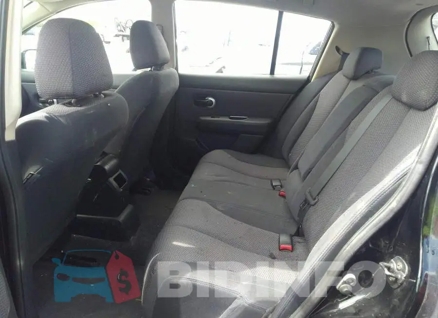 3N1BC13E18L458323 Photo# 8