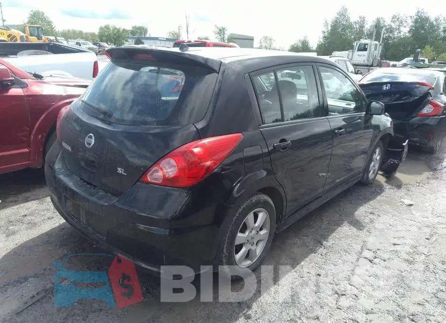 3N1BC13E18L458323 Photo# 4