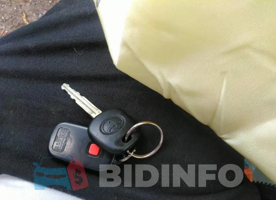 2T1BR32E06C588649 Photo# 11