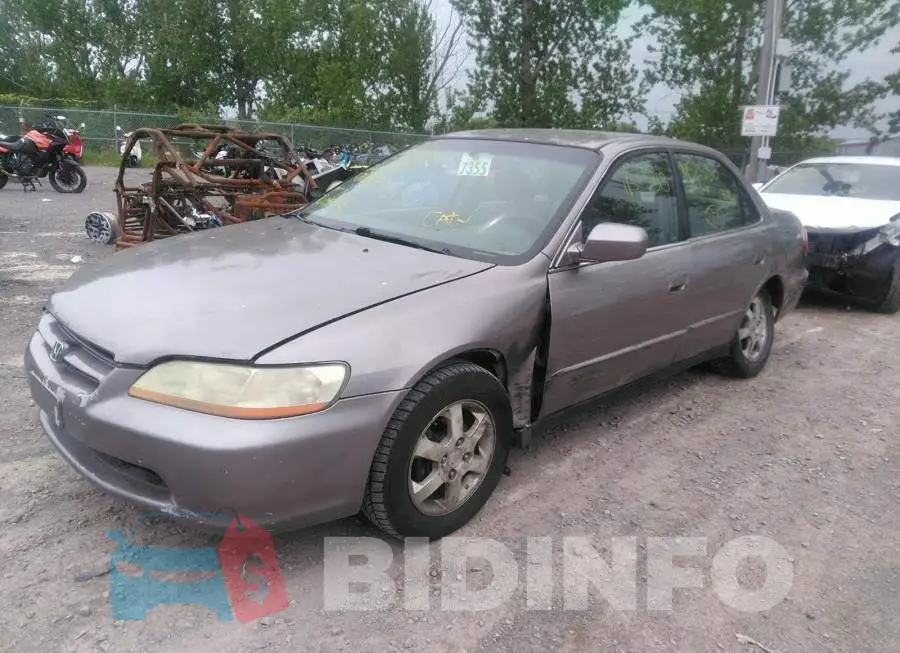 1HGCG567XYA811466 Photo# 2