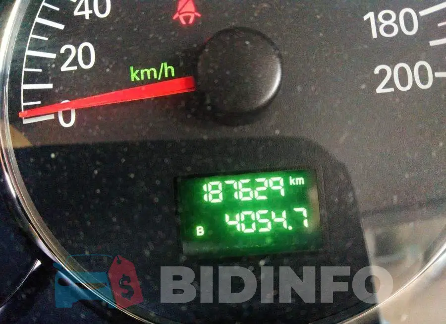 2G4WF582371241489 Photo# 7
