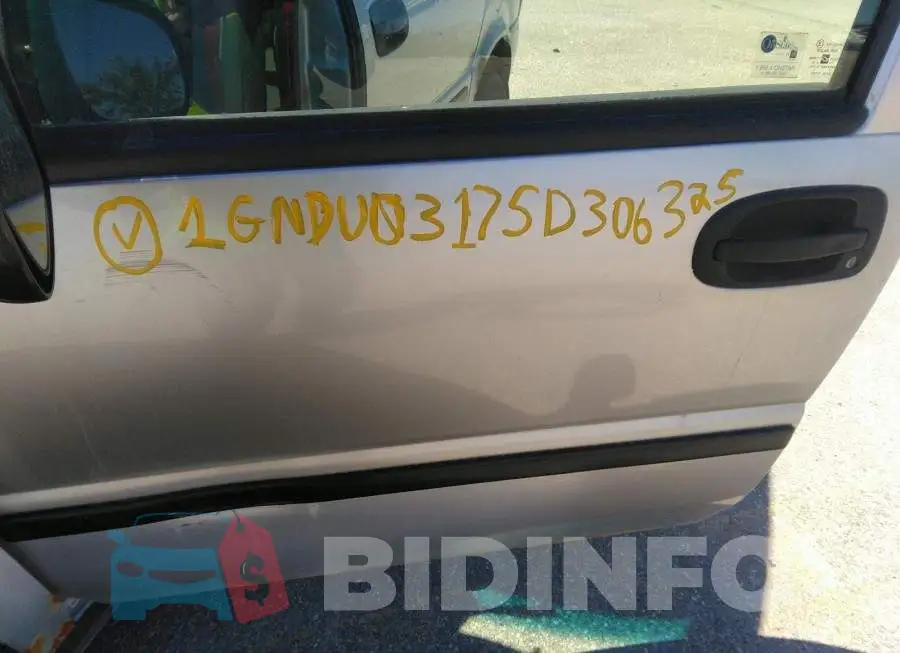 1GNDU03L75D306325 Photo# 9