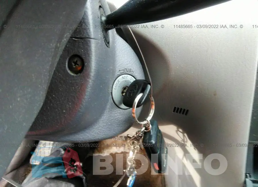 2T1BR32E43C709727 Photo# 11