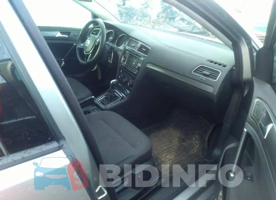 3VWG17AU5JM285652 Photo# 5
