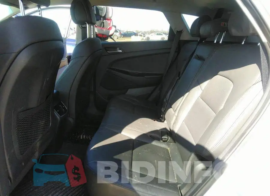 KM8J33A47HU410857 Photo# 8