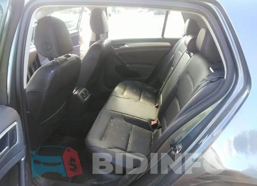 3VW117AU0FM008565 Photo# 8
