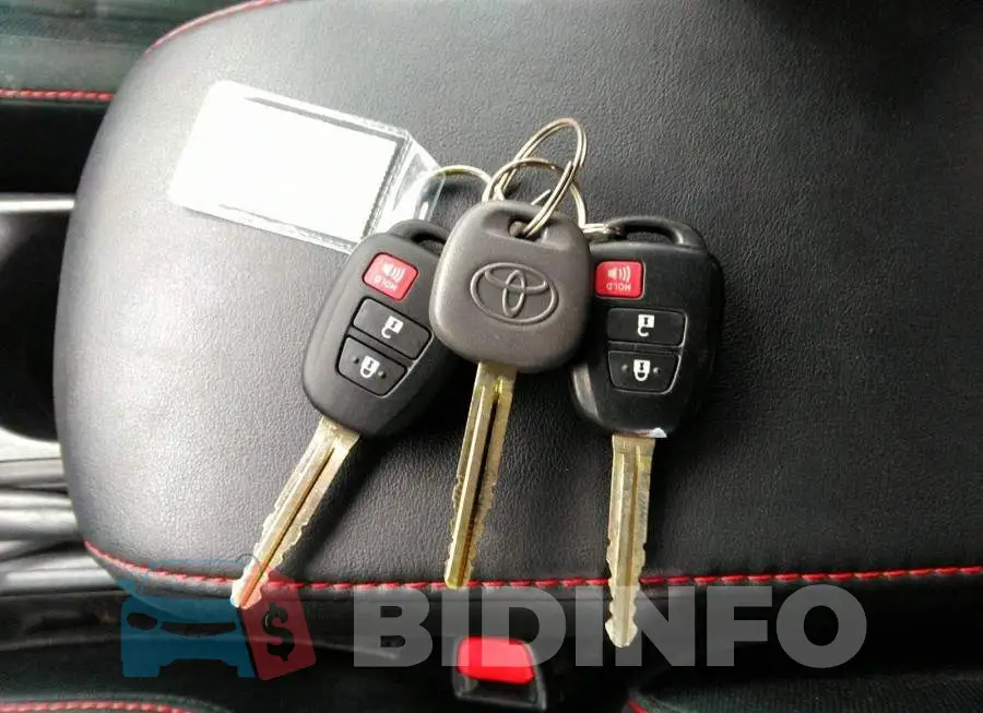 2T3RFREV6FW271261 Photo# 11