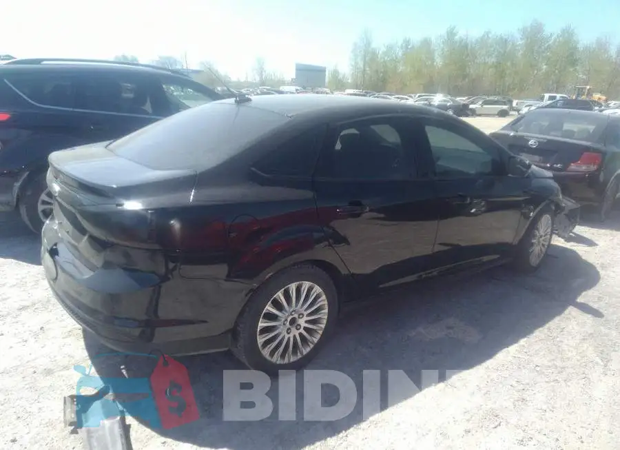 1FADP3F22DL327887 Photo# 4