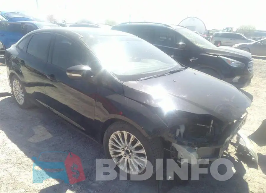 1FADP3F22DL327887 Photo# 1