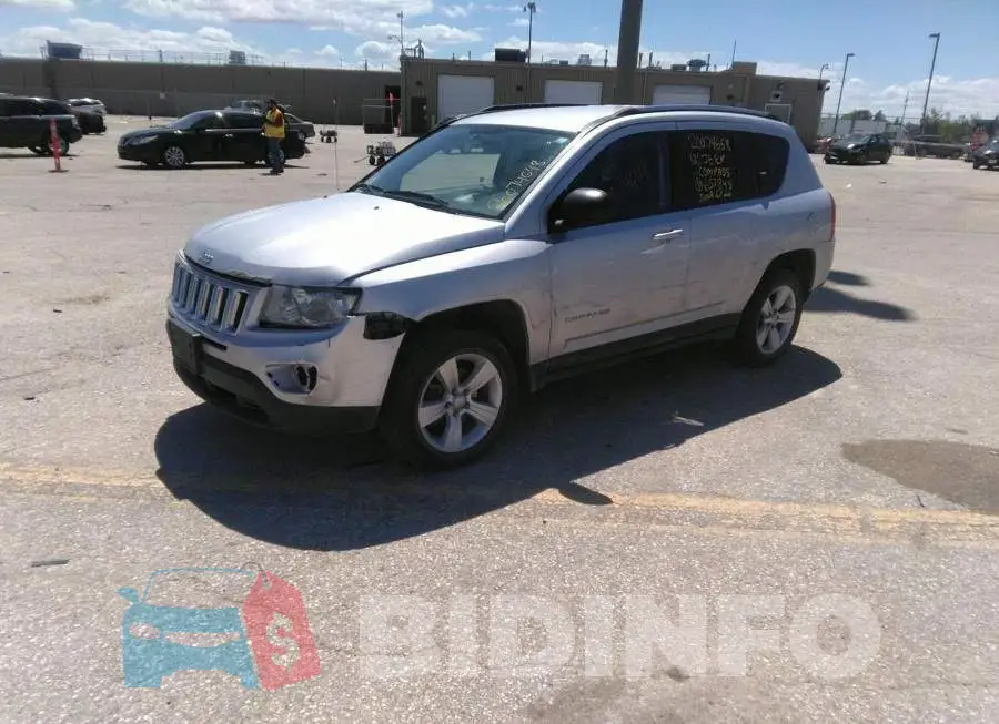 1C4NJDAB6CD657845 Photo# 2
