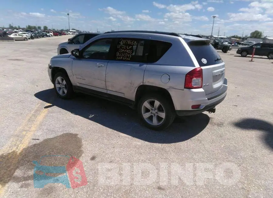 1C4NJDAB6CD657845 Photo# 3