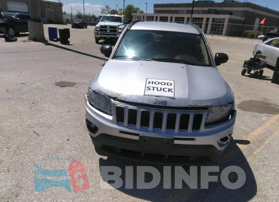 1C4NJDAB6CD657845 Photo# 10