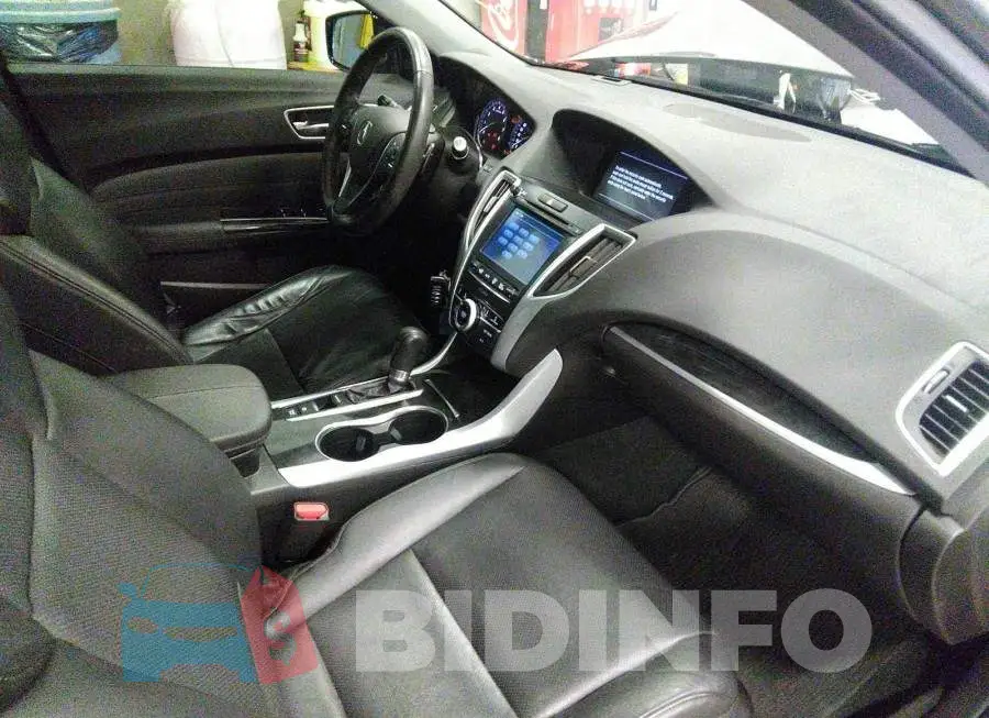 19UUB1F50JA801352 Photo# 5
