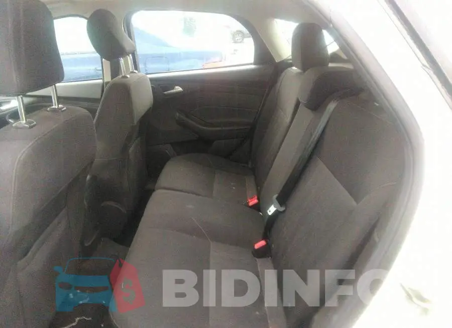 1FADP3M23HL321024 Photo# 8