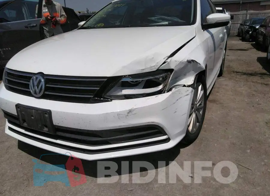 3VW267AJ2GM325793 Photo# 6