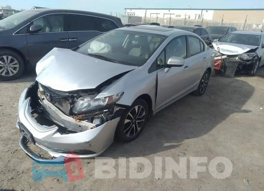 2HGFB2F53FH041814 Photo# 2