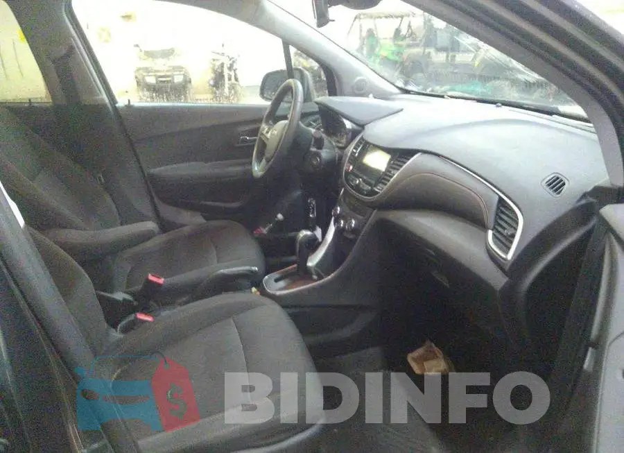 3GNCJLSB9JL328684 Photo# 5 3GNCJLSB9JL328684 Photo# 5