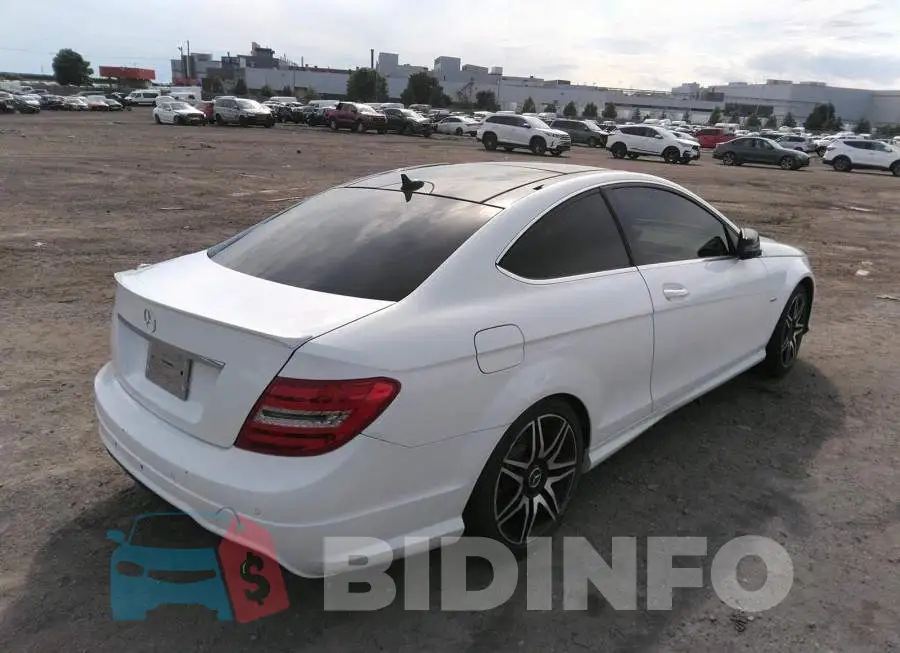 WDDGJ4HB0EG289040 Photo# 4