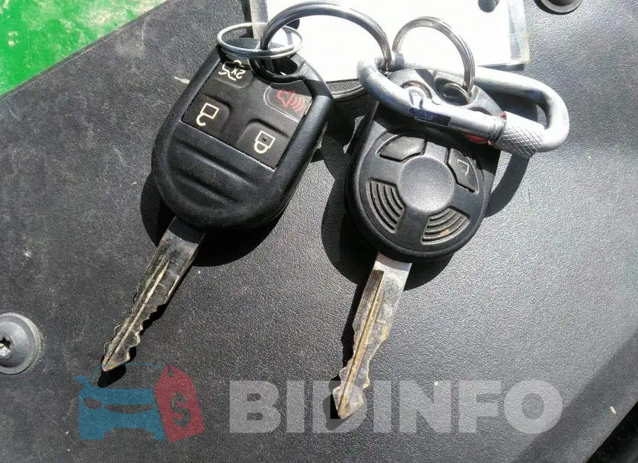 3FAHP0JA2CR111262 Photo# 11