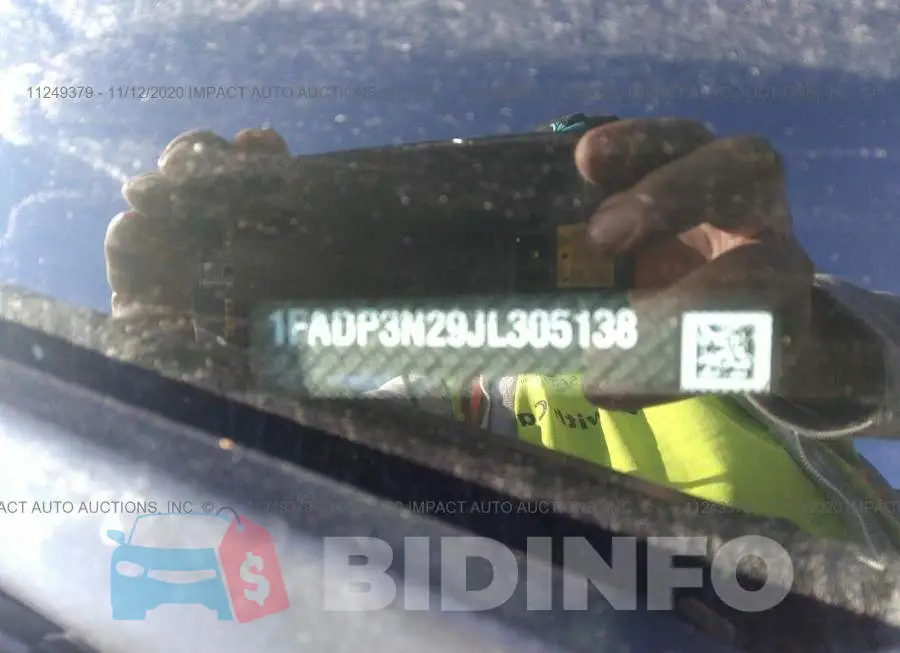 1FADP3N29JL305138 Photo# 9 1FADP3N29JL305138 Photo# 9