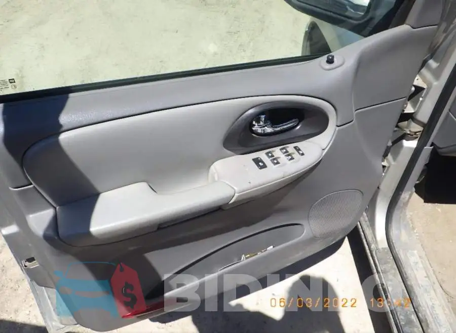 1GNDT13S362168666 Photo# 10