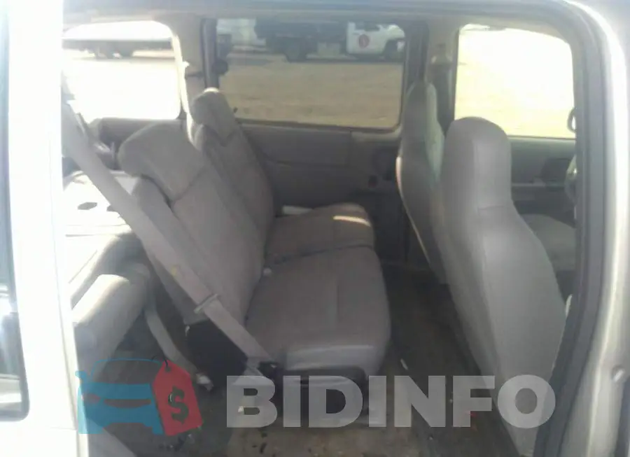 1GNDU23E24D258437 Photo# 8
