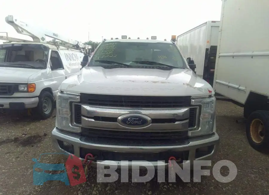1FT8W3B62JEB14073 Photo# 6