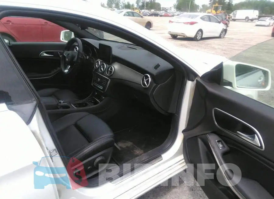 WDDSJ4GB1JN626011 Photo# 5